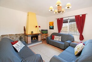 Smart-TV, peis og bøker