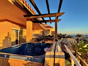 Bain à remous extérieur