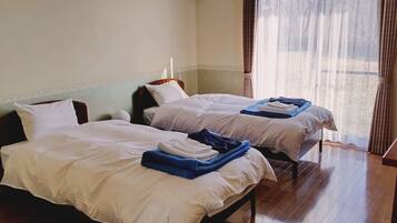 Standard Twin Room, Non Smoking, Mountain View | Desk, WiFi (free)