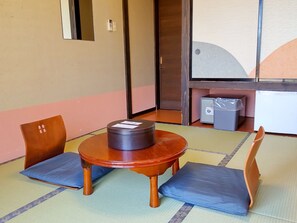 Basic Triple Room, Non Smoking, Mountain View | Desk, free WiFi - PASTORAL ENISHINOSATO (Osato)