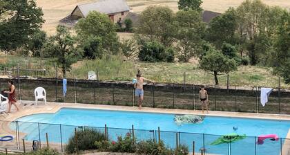 Magnificent 18th century château, swimming pool , ideal for a get-together