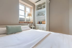 3 bedrooms, iron/ironing board, free WiFi