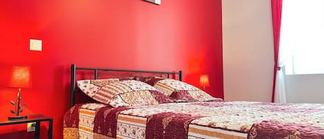 5 bedrooms, free WiFi, bed sheets