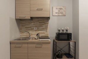 Fridge, microwave, stovetop