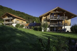 Exterior - Ferienwohnung VI mit Zwei Schlafzimmern und Süd-balkon, 64 qm, Hund zu Buchbar (Aschau im Chiemgau)