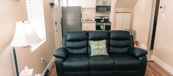 Bungalow Home with EV charger - No Cleaning Fee