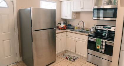 Bungalow Home with EV charger - No Cleaning Fee