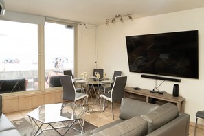 Smart-tv en een open haard