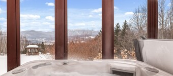 Modern Retreat ~ Stunning Mountain View ~ Hot Tub!