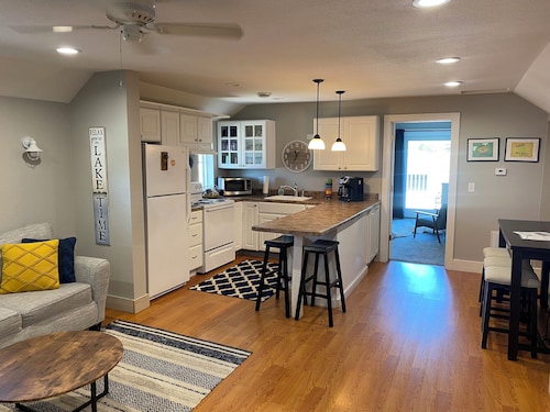 Unique Apartment above Lake Time Brewery in Downtown Clear Lake