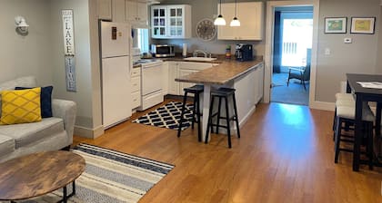 Unique Apartment above Lake Time Brewery in Downtown Clear Lake