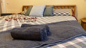 1 chambre, bureau, fer et planche à repasser, Wi-Fi gratuit