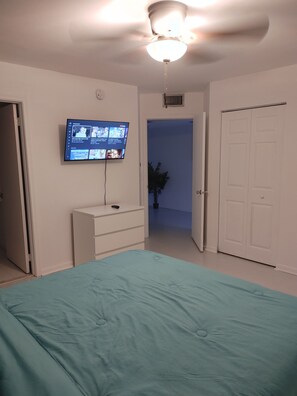 Desk, iron/ironing board, free WiFi, bed sheets