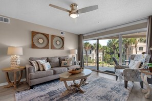 Smart TV, DVD player