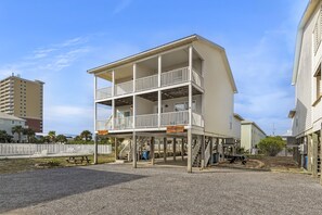 Exterior - Pirate's Hideaway (Gulf Shores)
