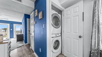 Family House, 3 Bedrooms, Balcony | Laundry