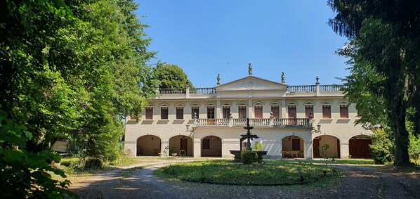 Exterior - Stunning flat in a venetian and historical Villa just 15 minutes from Venice (Venezia)