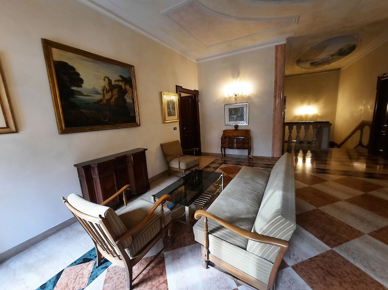 Superbe Appartement Dans Une Villa Historique à Seulement 15 Minutes De Venise - Mestre