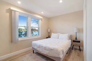 3 habitaciones, escritorio, tabla de planchar con plancha y wifi 