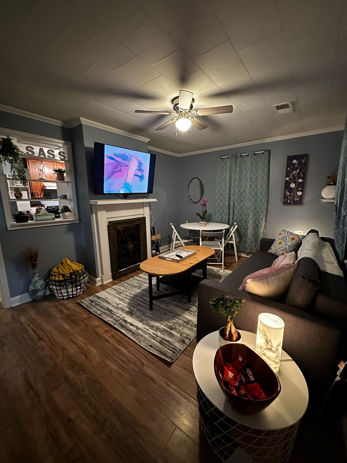 {Bunga-YOLO} Fun and Games in CLT's Best Neighborhood. Hot Tub NEW and working!