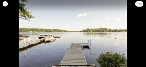 Lakefront Home on Woodstock Way
