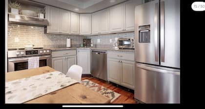 Beautiful White Lake Lakehouse on Woodstock Way!