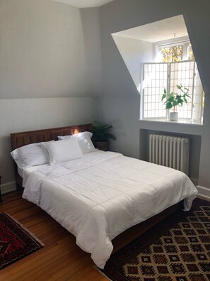 1 bedroom, desk, free WiFi, bed sheets