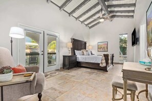 5 camere, una scrivania, ferro/asse da stiro, culla da viaggio