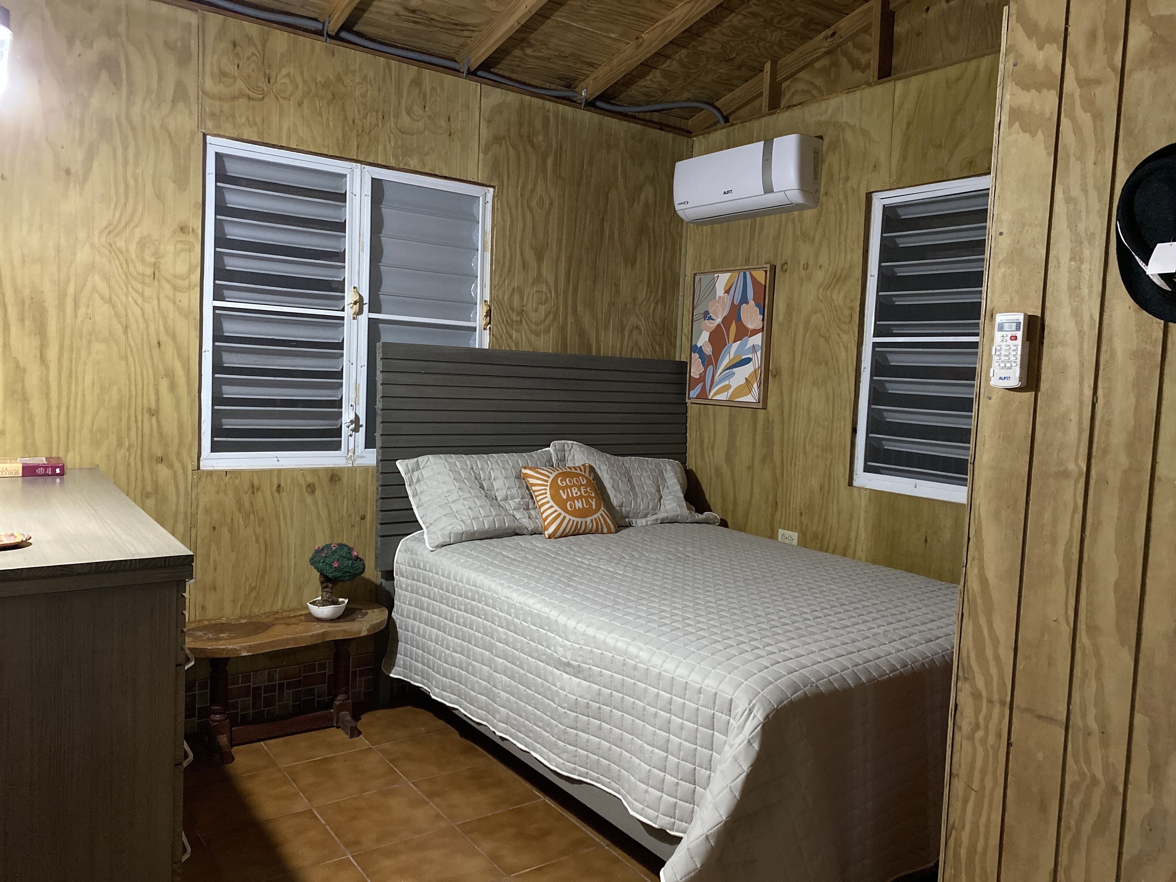 2 bedrooms, iron/ironing board, free WiFi