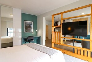 2 bedrooms, desk, iron/ironing board, WiFi - w* | Astounding 2BR in the Heart of Miraflores (Miraflores)