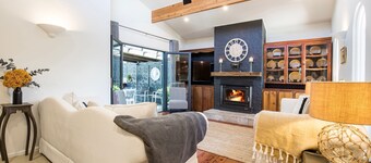 Mulberry House - Pet Friendly with Swimming Pool