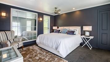 4 bedrooms, iron/ironing board, travel cot, free WiFi