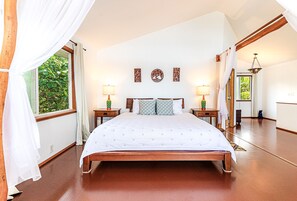 3 bedrooms, desk, free WiFi, bed sheets