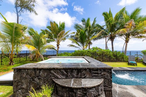 Hale Mar - Gorgeous Oceanfront Home with Private Pool & Hot Tub