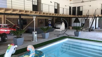 Piscine couverte, piscine extérieure