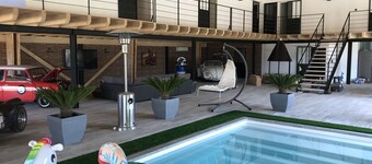 Villa loft style 500m2 14 people heated indoor pool