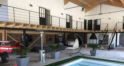Villa loft style 500m2 14 people heated indoor pool