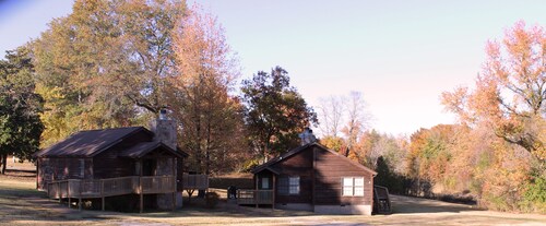 Winetrail Cabin - Giant City SP, SIU, Cedar Lake, & Shawnee Forest minutes away!