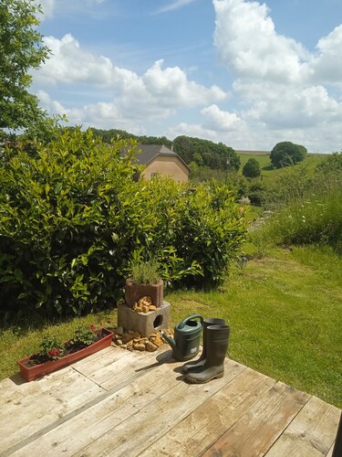 Une petite maison au calme dans les champs près de l'Abbye d'Orval.