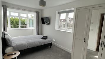 3 Schlafzimmer, Bügeleisen/Bügelbrett, WLAN, Bettwäsche