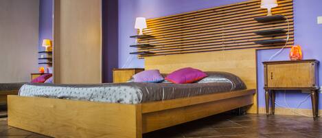 1 habitación, tabla de planchar con plancha, wifi gratis y ropa de cama