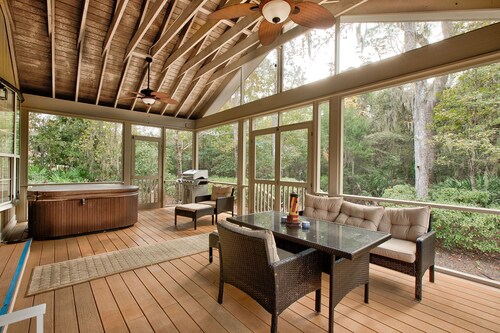 Family Retreat in Sea Palms Golf Resort with Hottub + 5 bikes, Pet Friendly