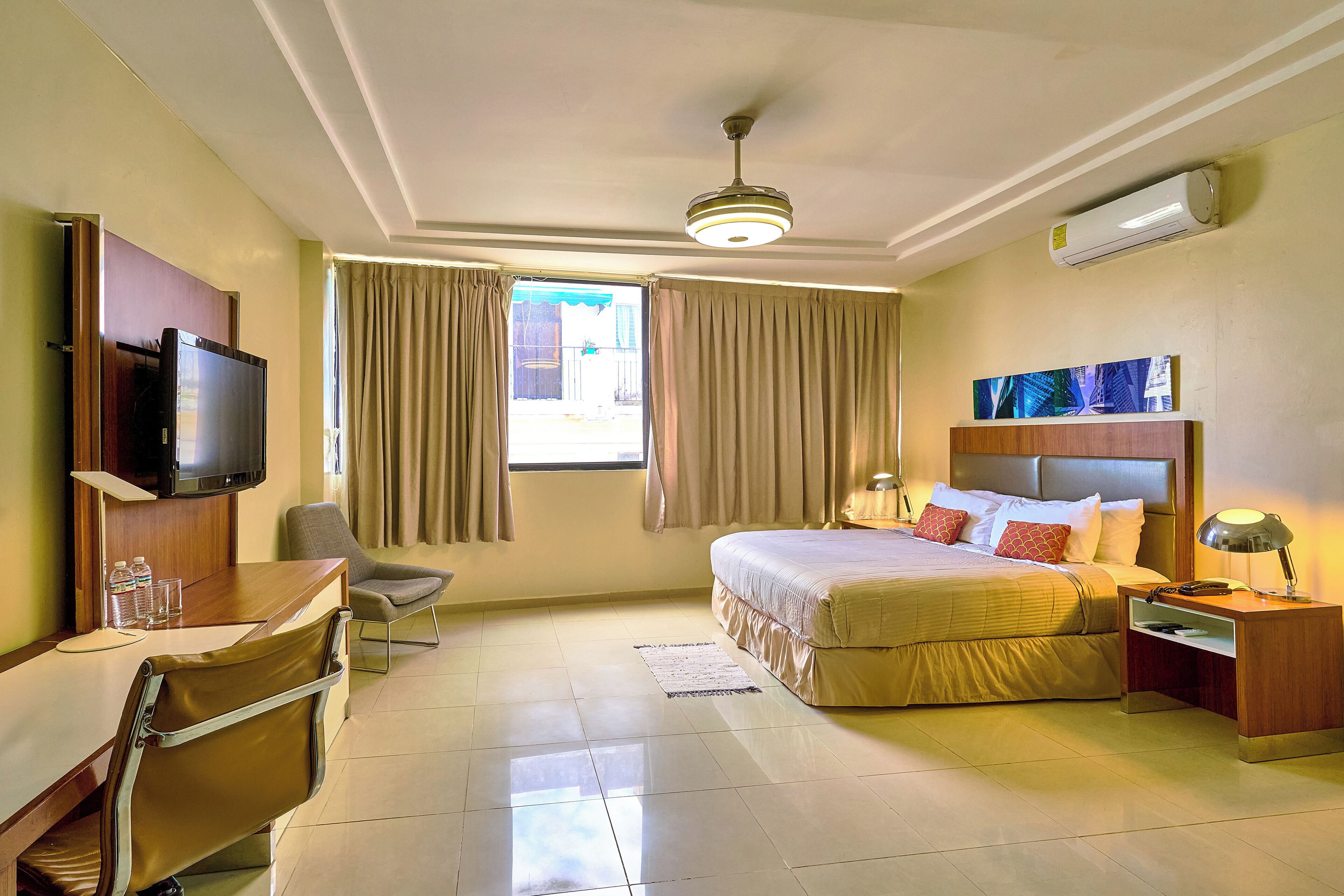 Foto - Hotel Libertad at historic main street