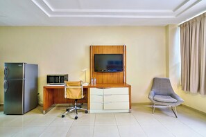 주니어 스튜디오 스위트 | 미니바, 객실 내 금고, 책상, 노트북 작업 공간