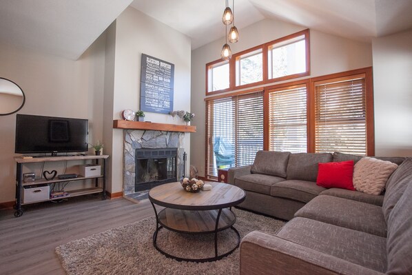 Smart TV, DVD player - #13 Treeline Stylish 3 bedroom townhome located slope side on Blackcomb Mountain (Whistler)