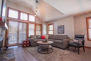 Smart TV, DVD player - #13 Treeline Stylish 3 bedroom townhome located slope side on Blackcomb Mountain (Whistler)