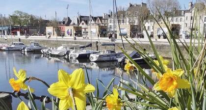 Villa M Vannes, 4* with jacuzzi overlooking the marina