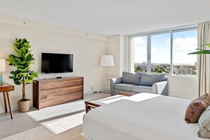 Desk, iron/ironing board, travel cot, WiFi