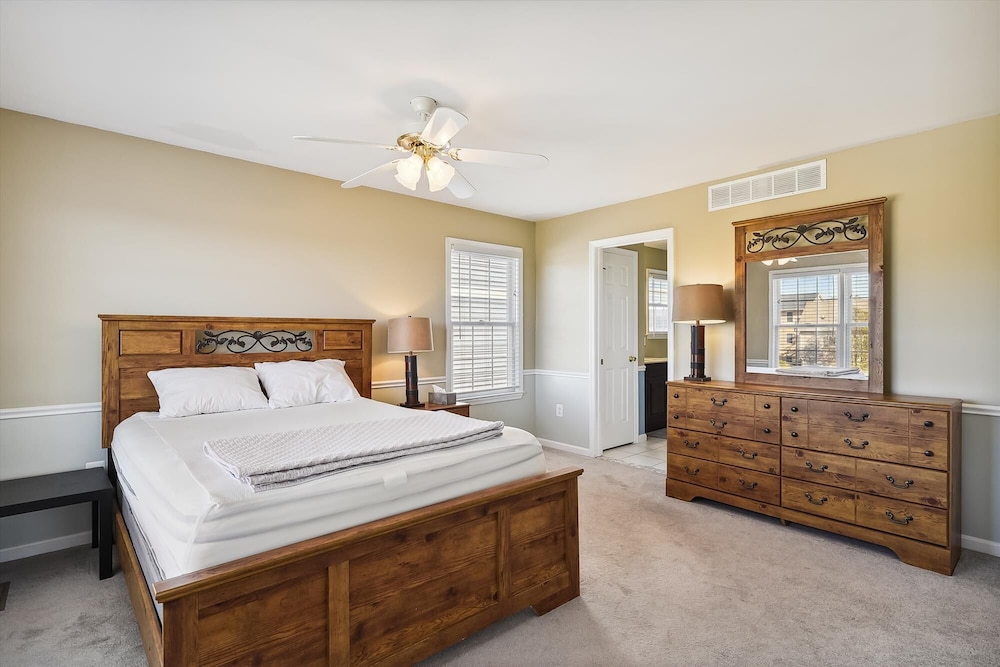 Dog Friendly in Broadkill Beach. Enjoy the Short Walk to the Bay