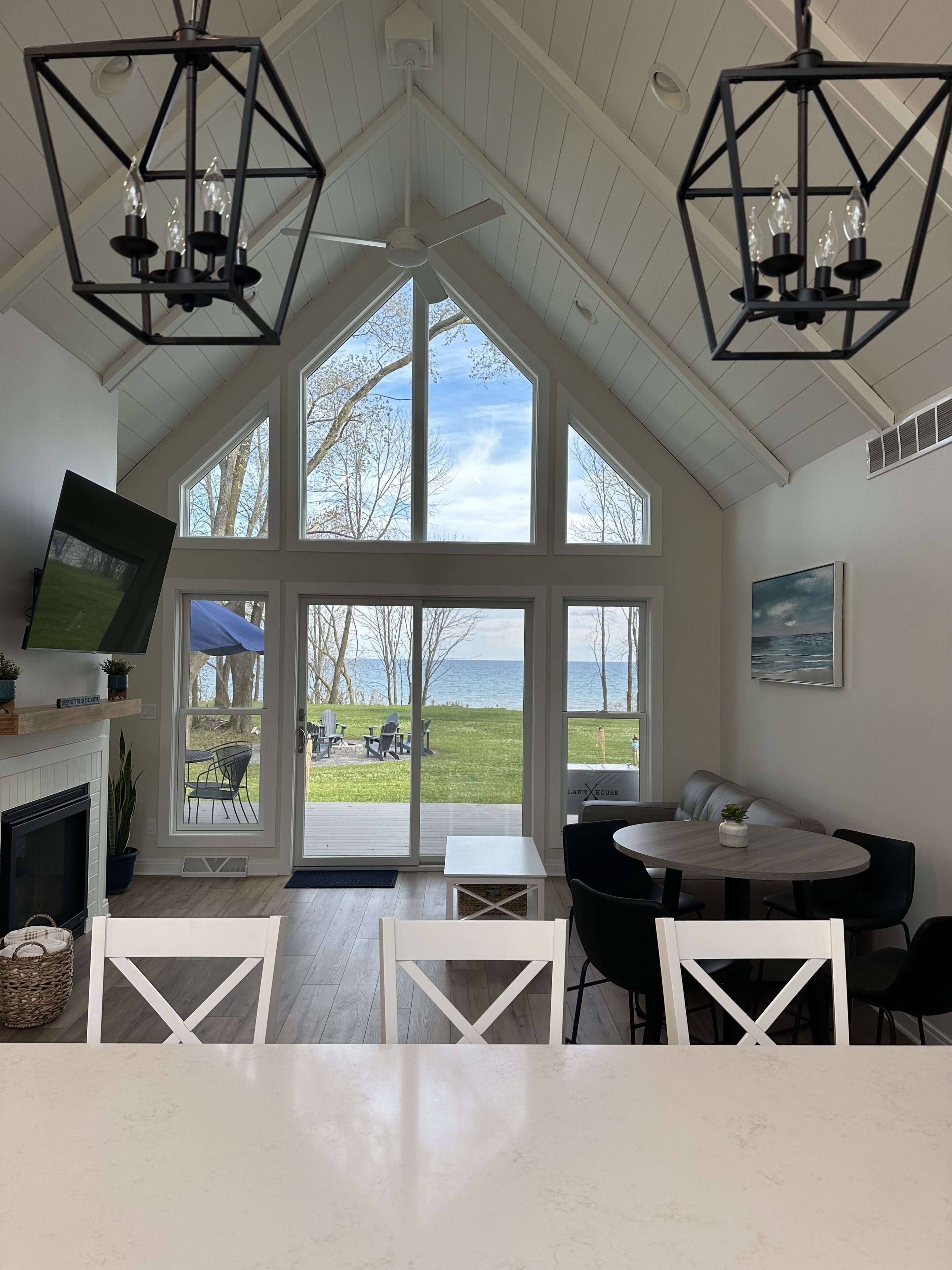 NEW! Lakeview Cottage on 3.5 acres w/hot tub and fire pit